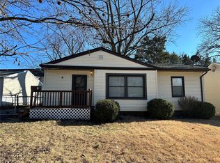 6 Vierling Dr, Saint Louis, MO 63135