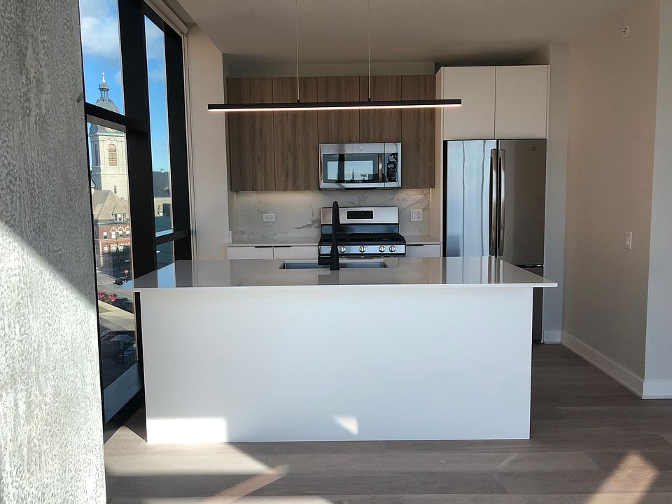 1st image of 731 N Carpenter St #1903