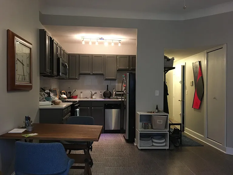 2717 N Pine Grove Ave #301 — Photo 4