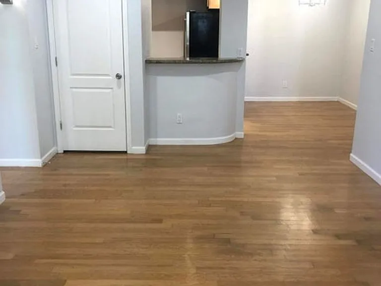 4410 N Longview Ave #223 — Photo 4