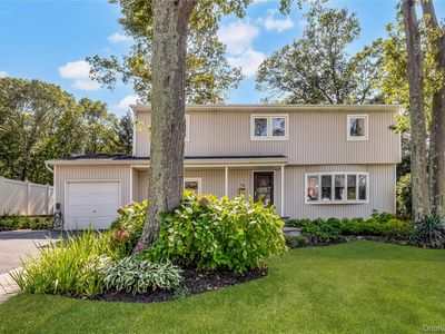 12 Woodland Drive, Old Bethpage, NY, 11804