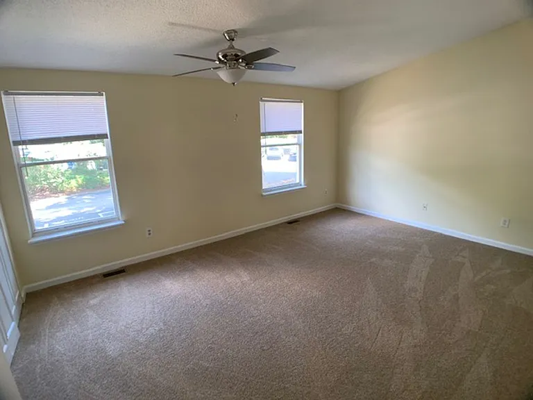 1806 Sara Ln — Photo 7