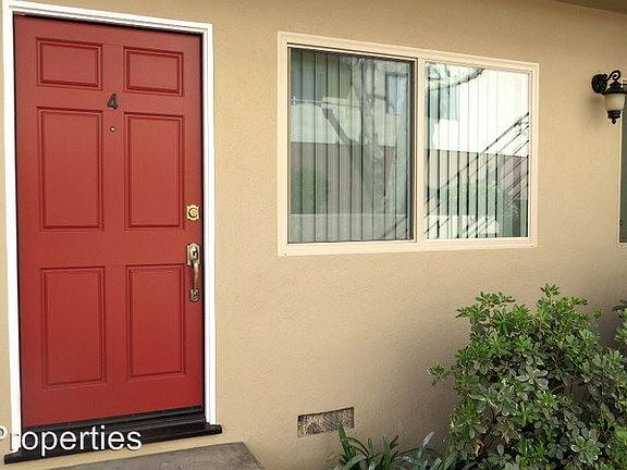3rd image of 1519 Armacost Ave APT 04