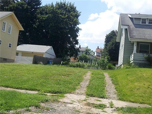 1st image of 118 S Portland Ave