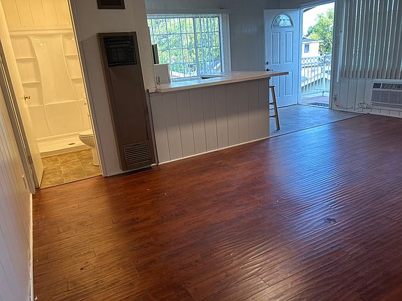 4th image of 1179 Wesley Ave #3/4