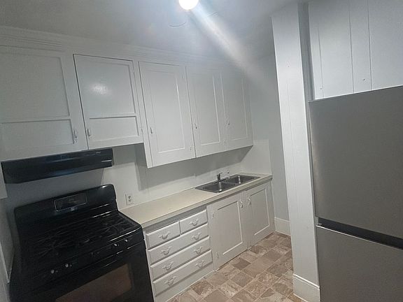 3rd image of 1621 Smith St APT 1