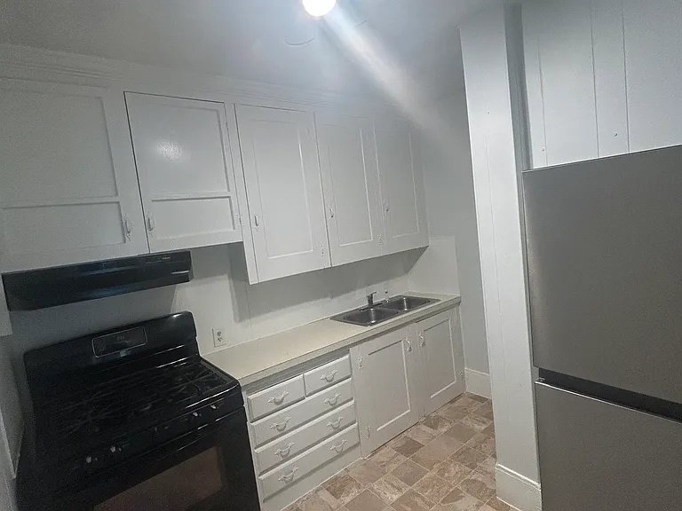 1621 Smith St #1 — Photo 3