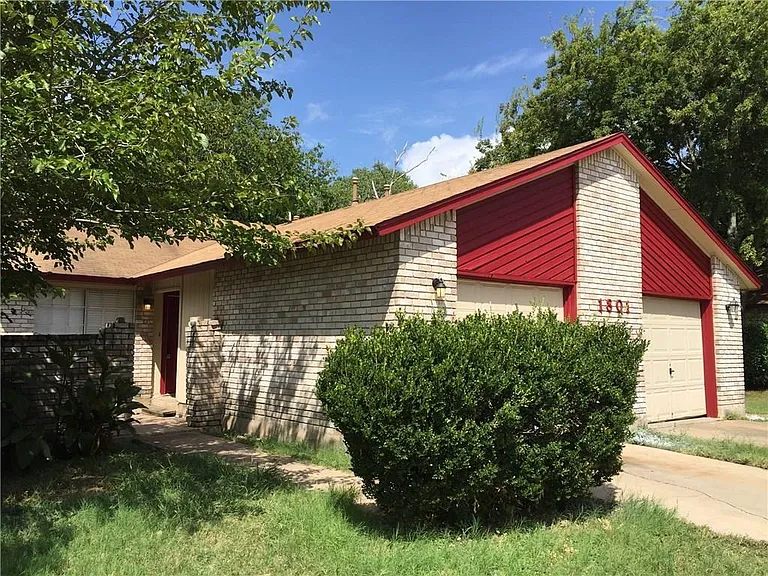 1801 Mearns Meadow Blvd #A — Photo 2