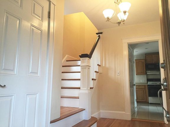 5th image of 25 Newton Ave