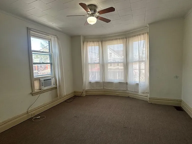 7 Hummel Ave — Photo 2