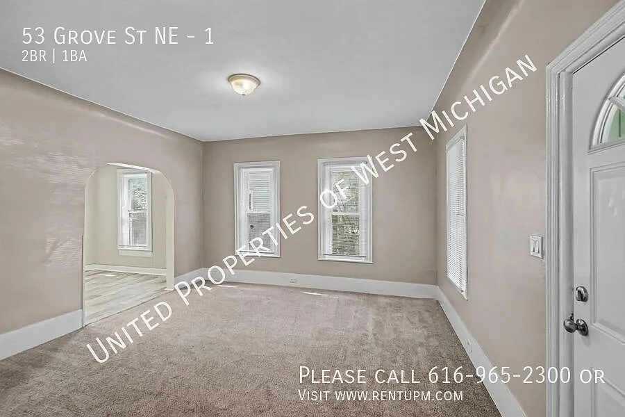 53 Grove St NE #1
