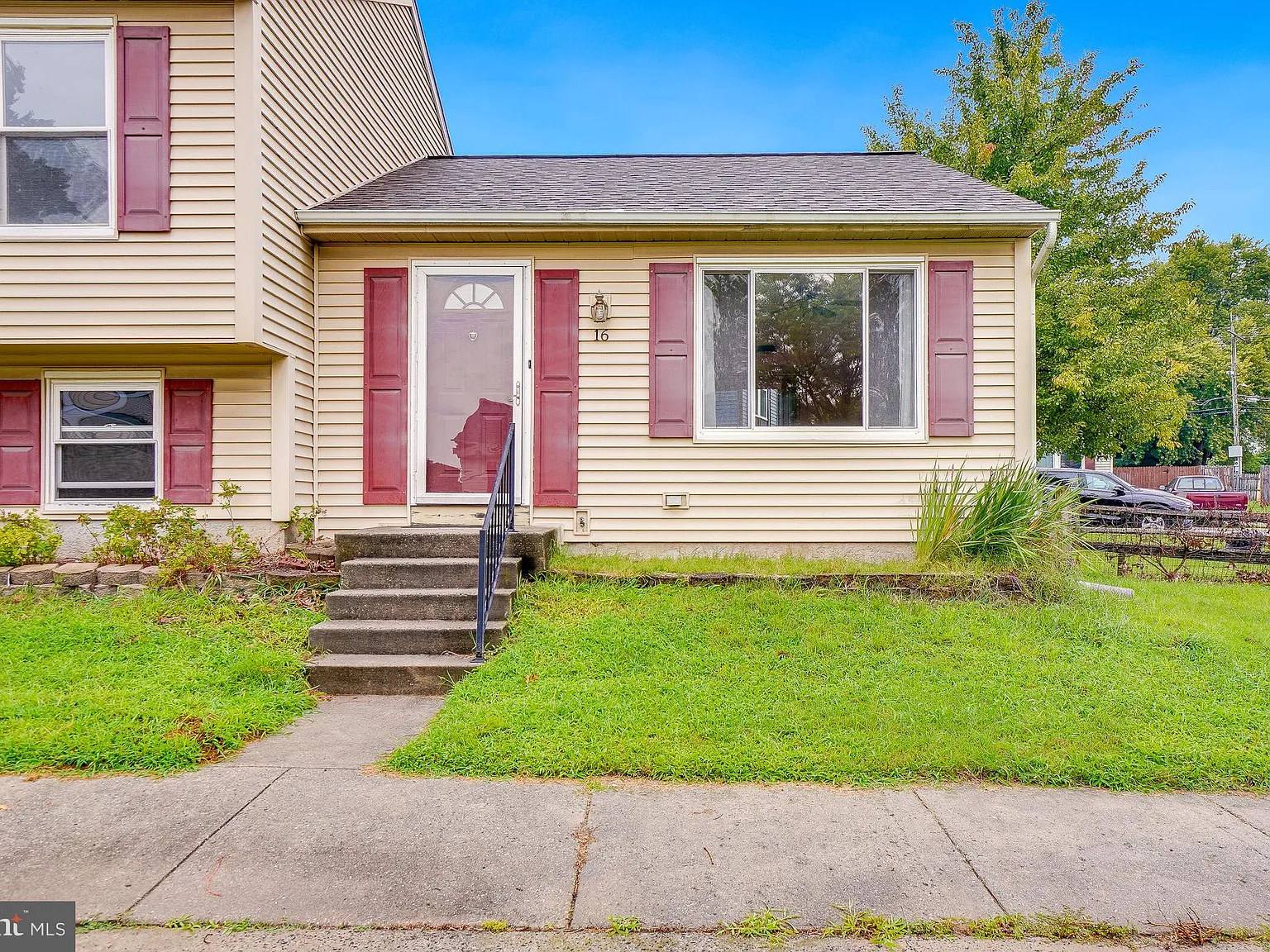 4 bed, 2.0 bath, 1800 sqft, $2,900 — Photo 4