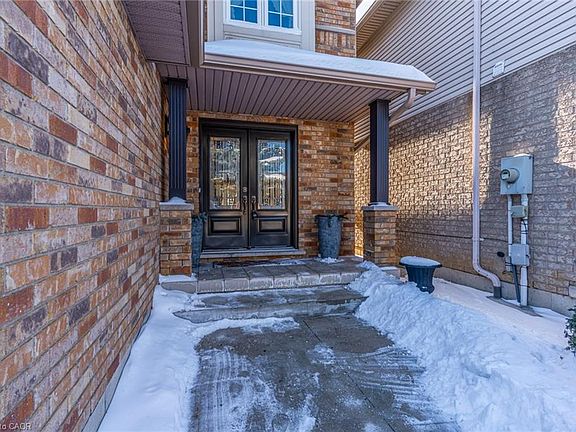 3rd image of 15 Claudette Gate