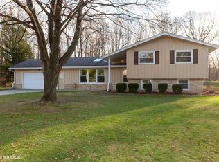 N39W22711 Grandview Dr, Pewaukee, WI 53072