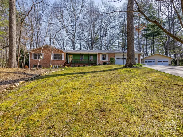 133 E Laurel Ln, Etowah, NC 28729