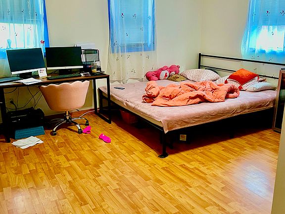 4th image of 13 Cottage St #1