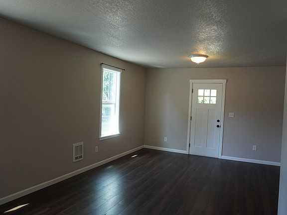 3rd image of 205 N Hubbard Ave