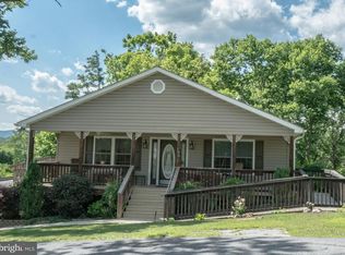 196 W North St, Strasburg, VA 22657