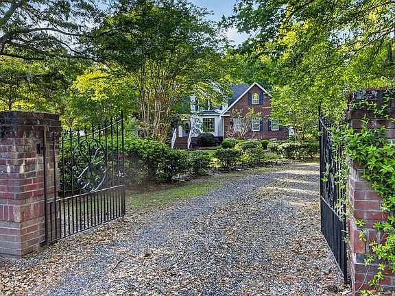 3rd image of 1882 Central Park Rd