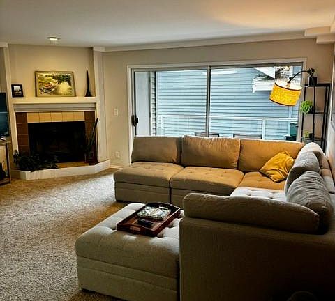 3rd image of 1011 5th Ave N APT 204