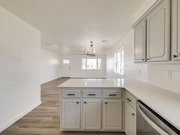 4th image of 1319 N Louisa Ave