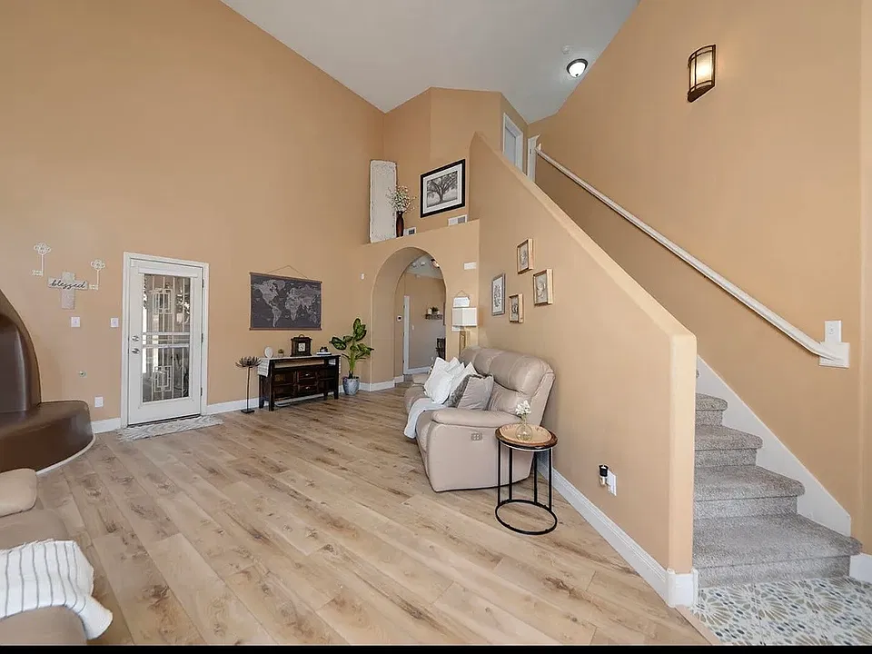 1012 Casa Maria Rd NE