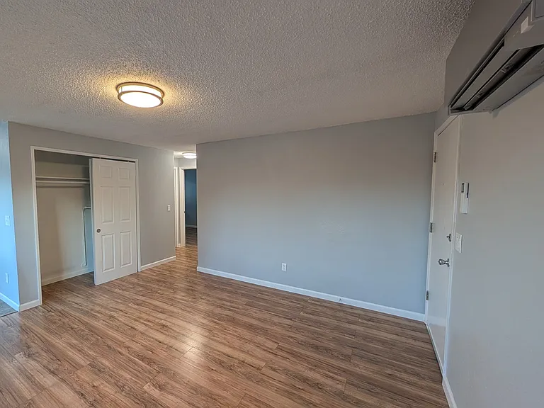 5220 SE Francis St — Photo 2