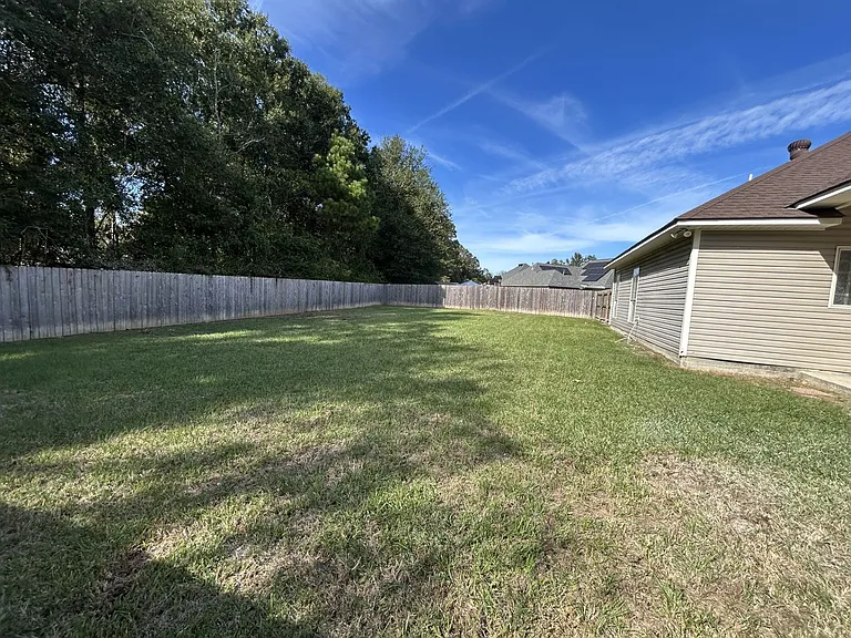 23983 Terrace Ave — Photo 26
