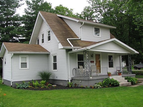 2nd image of 1545 Saint Clair Ave