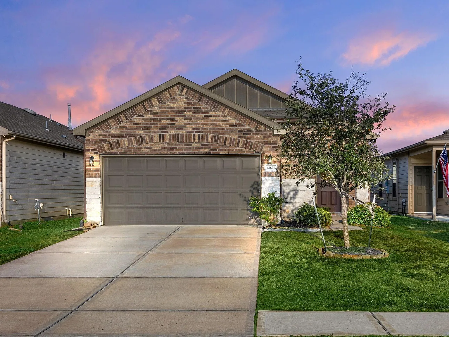 3 bed, 2.5 bath, 1700 sqft, $2,100 — Photo 1