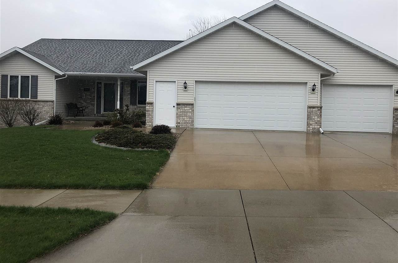 543 Cecelia St, Combined Locks, WI 54113 Zillow