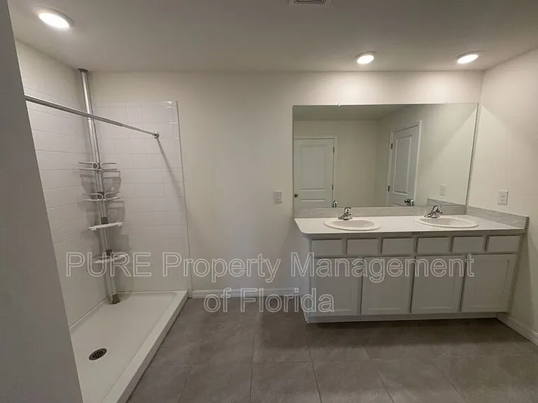 8702 SW 46th Ave — Photo 39
