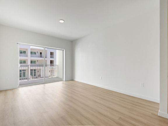 4th image of 1302 19th Ave N #A