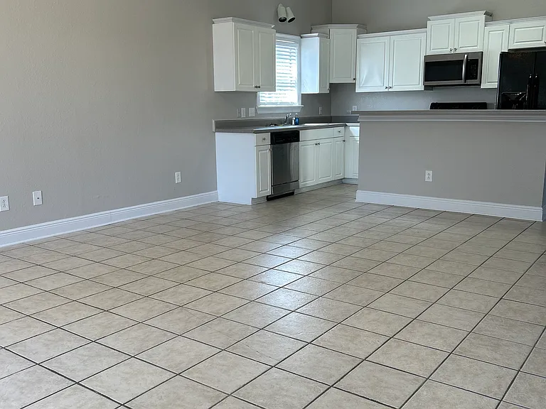 957 Saint Andrews Ln — Photo 2