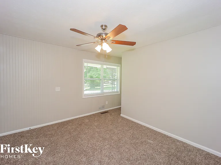 6196 Prince Ct — Photo 7