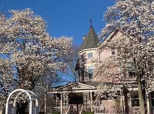 4 Latisquama Rd, Southborough, MA 01772