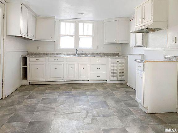 3rd image of 239 Maywood Ave