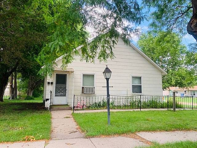 1st image of 1821 22nd St