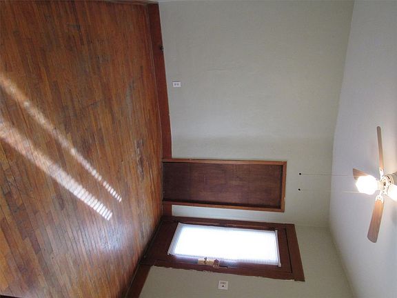 2nd image of 154 N 10th St