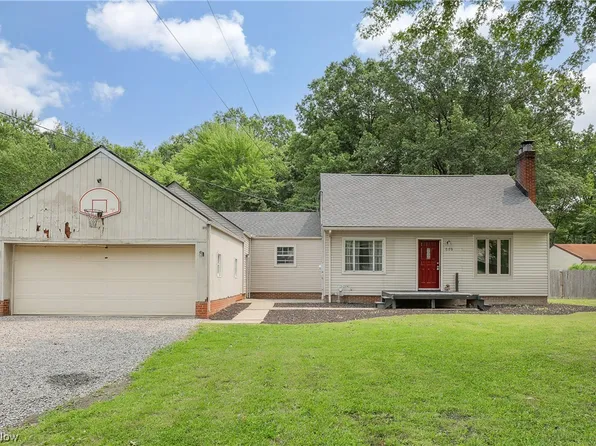 686 N 12th St, Sebring, OH 44672