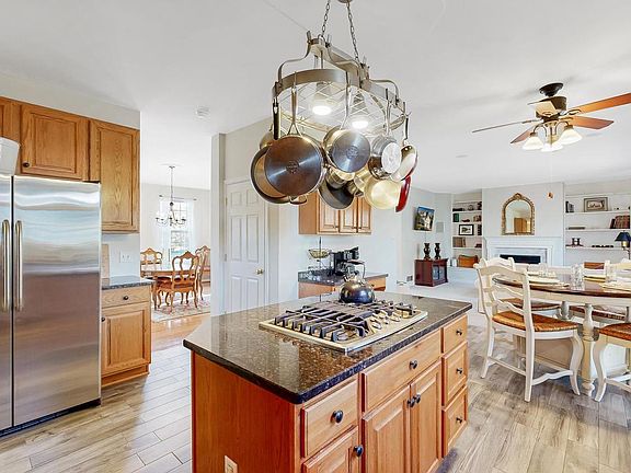 2nd image of 1 Hogan Cir