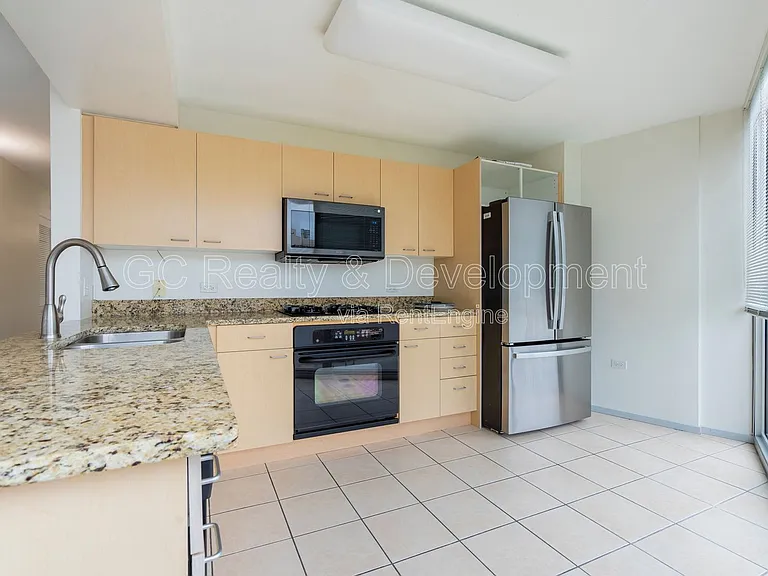 1720 Maple Ave #820 — Photo 8