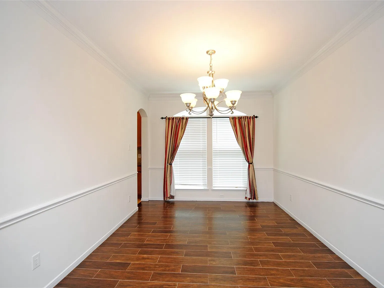 3 bed, 2.0 bath, 2169 sqft, $2,550 — Photo 3
