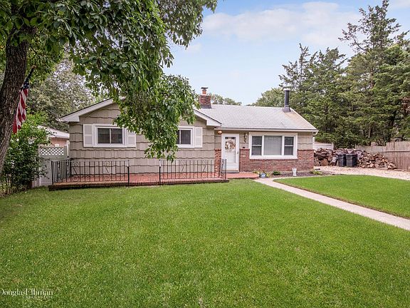 2nd image of 76 Waterville Dr