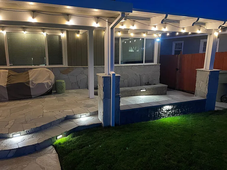 555 Claremont Dr — Photo 8