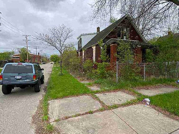 5814 Woodrow