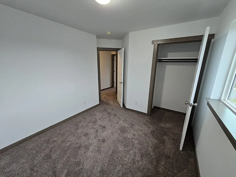 745 Linda Ln — Photo 15