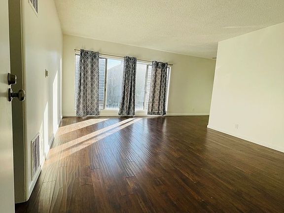 2nd image of 1341 N Poinsettia Pl APT 5