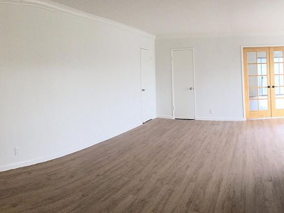 2nd image of 942 N Gardner St APT 204