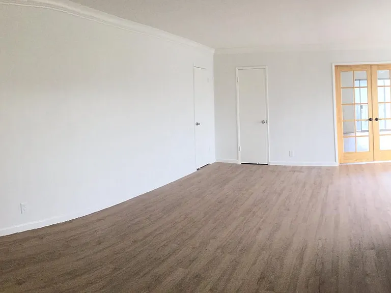 942 N Gardner St #204 — Photo 2